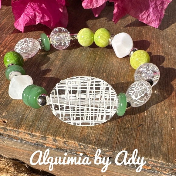 Chunky 10mm imperial green jade beaded gemstone bracelet rustic brass - Picture 1 of 1